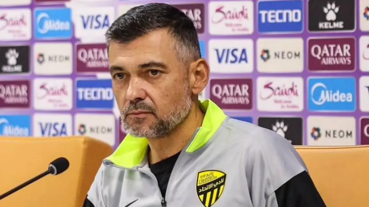 مدرب الاتحاد يشيد بأداء لاعبيه عقب الفوز على الوحدة الإماراتي في المباراة